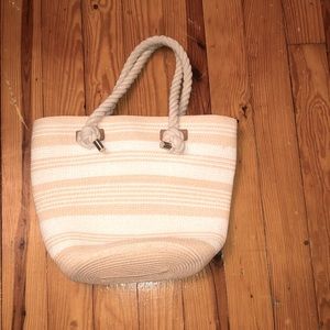 Woman’s straw bag/tote